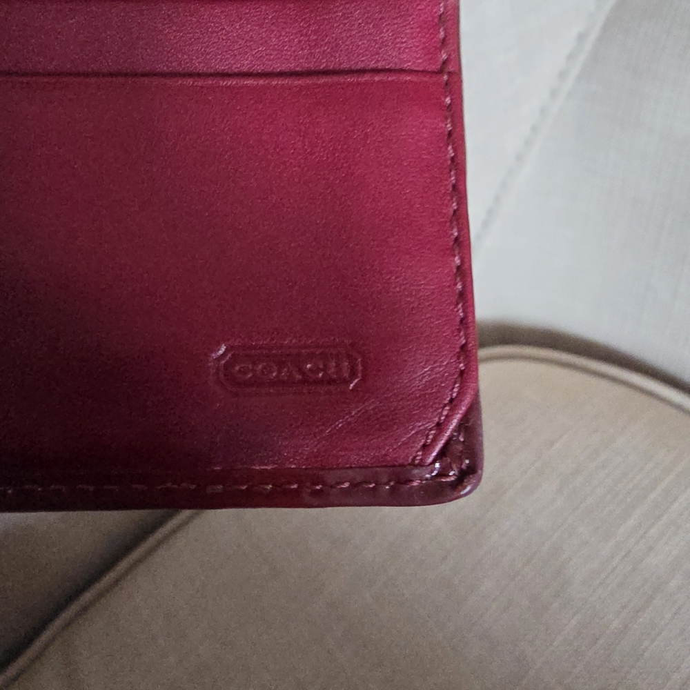 Vintage Coach Brick Red Signature Embossed Patent Leather Turnlock Wallet - Picture 13 of 13
